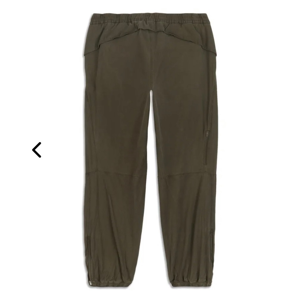 Lululemon Essential Affinity Jogger - image 2